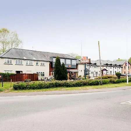Premier Inn Cardiff West-2