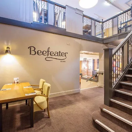 Premier Inn Cardiff West-3